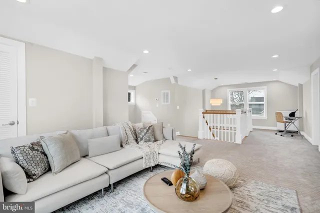 $1,250,000 | 3925 Decatur Avenue, Kensington, MD 20895