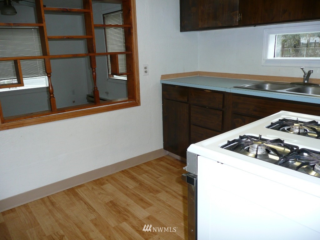 3002 Robin Avenue Bremerton, WA 98310 - Photo 4 of 7 Gallery Image 4