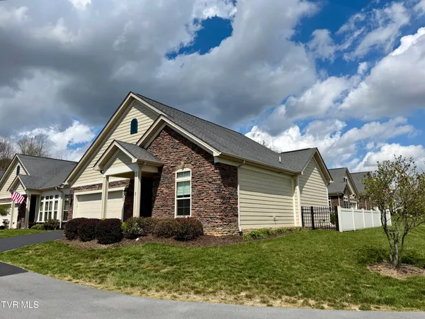 $409,850 | 1450 Hatterdale Farm Road, Unit 1450, Blountville, TN 37617