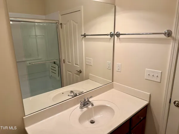 $409,850 | 1450 Hatterdale Farm Road, Unit 1450, Blountville, TN 37617