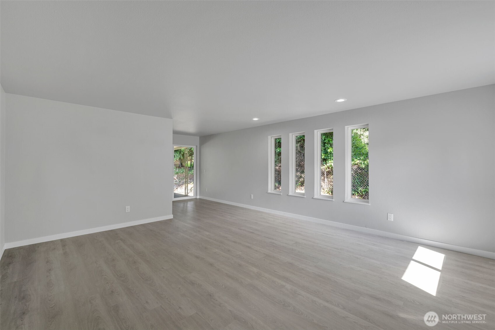 12833 9th Avenue Southwest Burien, WA 98146 - Photo 18 of 39