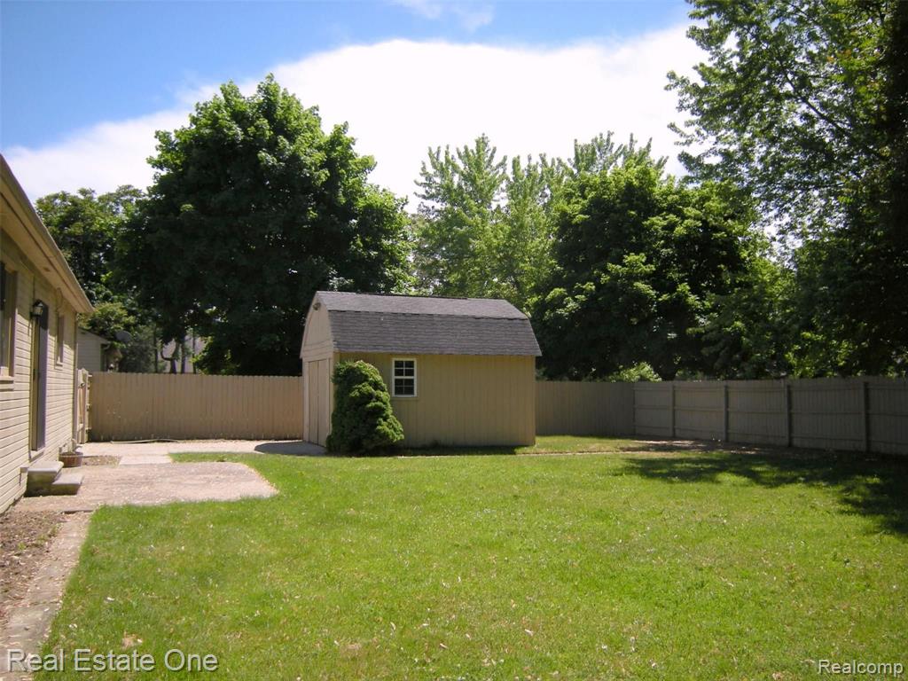 9415 Newburgh Road Livonia, MI 48150 - Photo 36 of 38