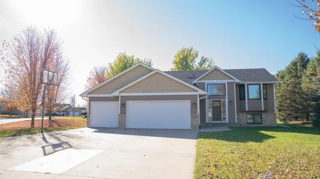 $339,900 | 1048 Prairie Ridge Lane, Lester Prairie, MN 55354