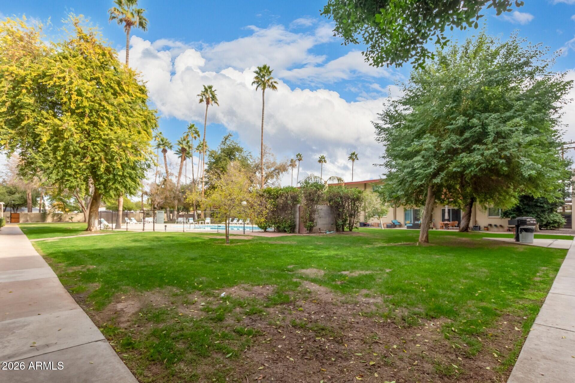 351 East Thomas Road, Unit D208 Phoenix, AZ 85012 - Photo 26 of 34