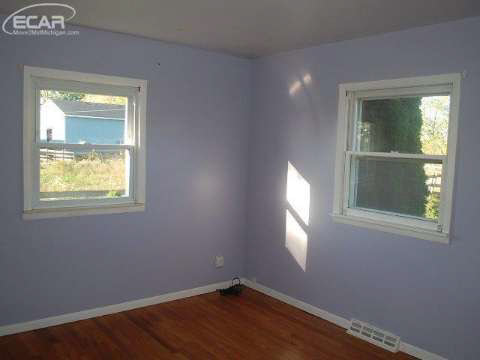 8122 Seymour Road Gaines, MI 48436 - Photo 14 of 21 20423377-13.JPG