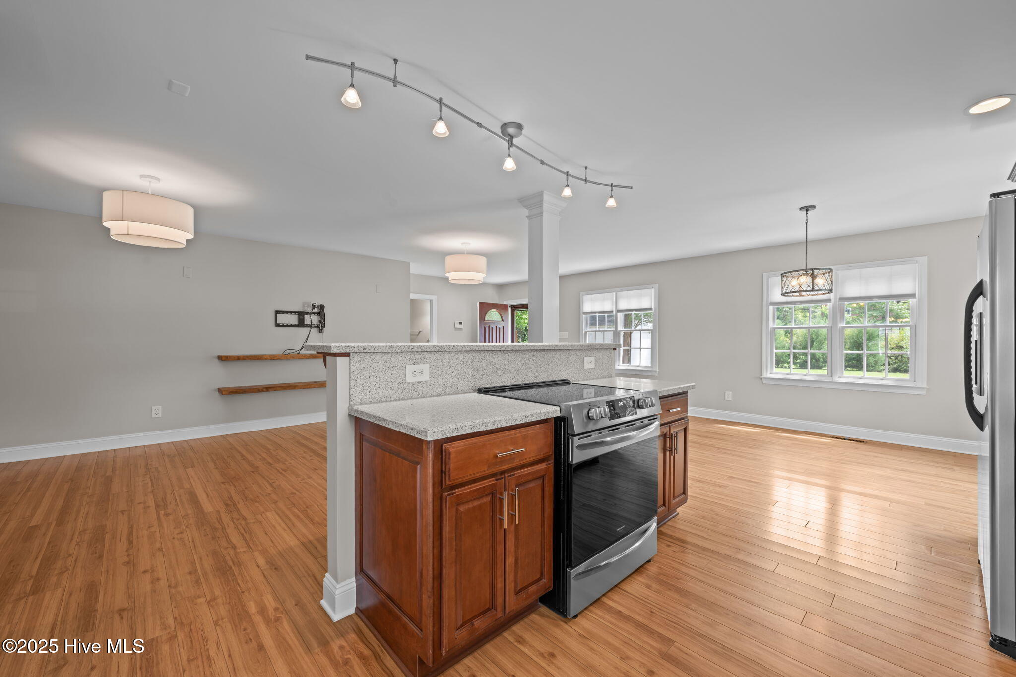 1609 Lucerne Way New Bern, NC 28560 - Photo 13 of 48 Kitchen overlooking living area
