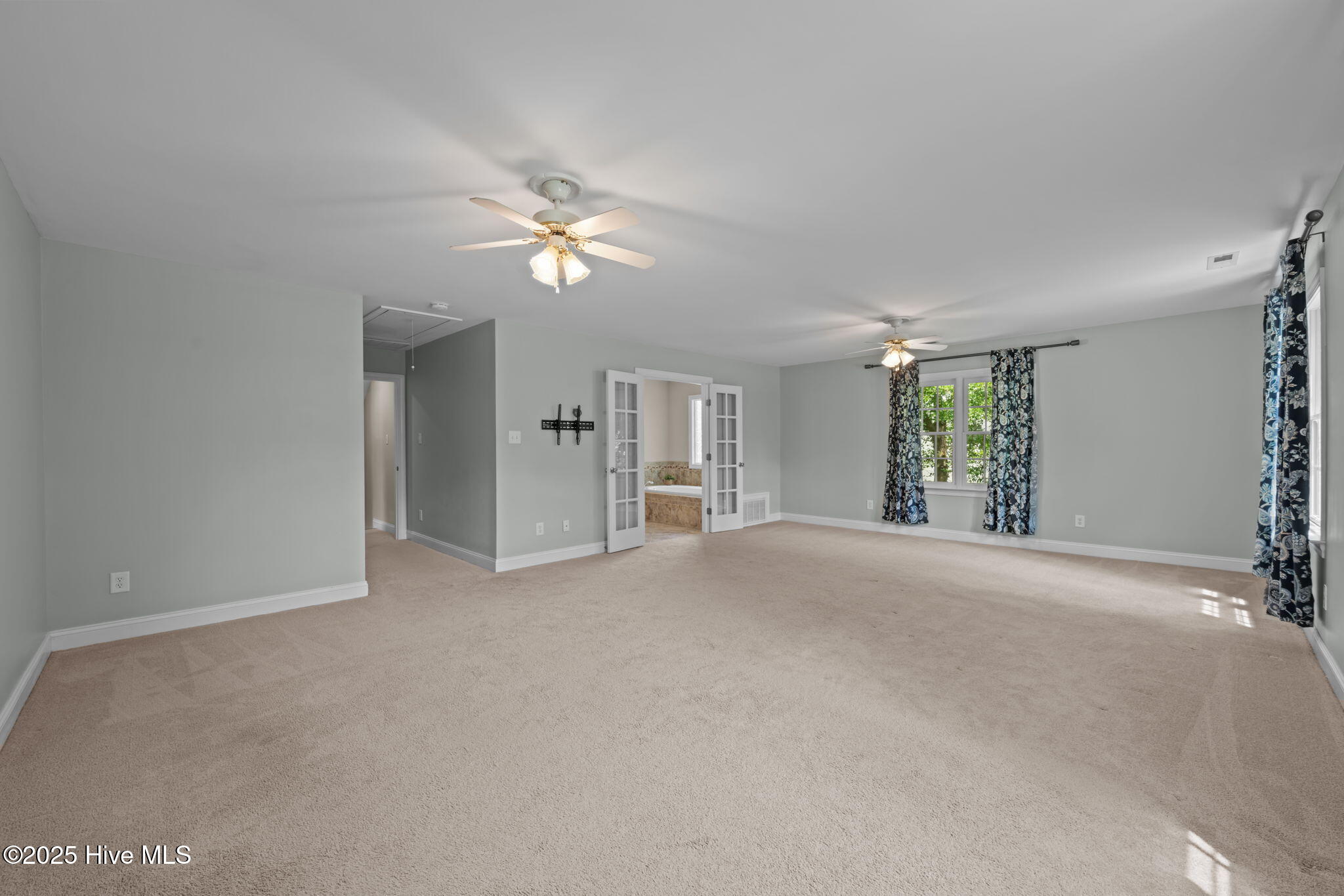 1609 Lucerne Way New Bern, NC 28560 - Photo 17 of 48 Primary Bedroom