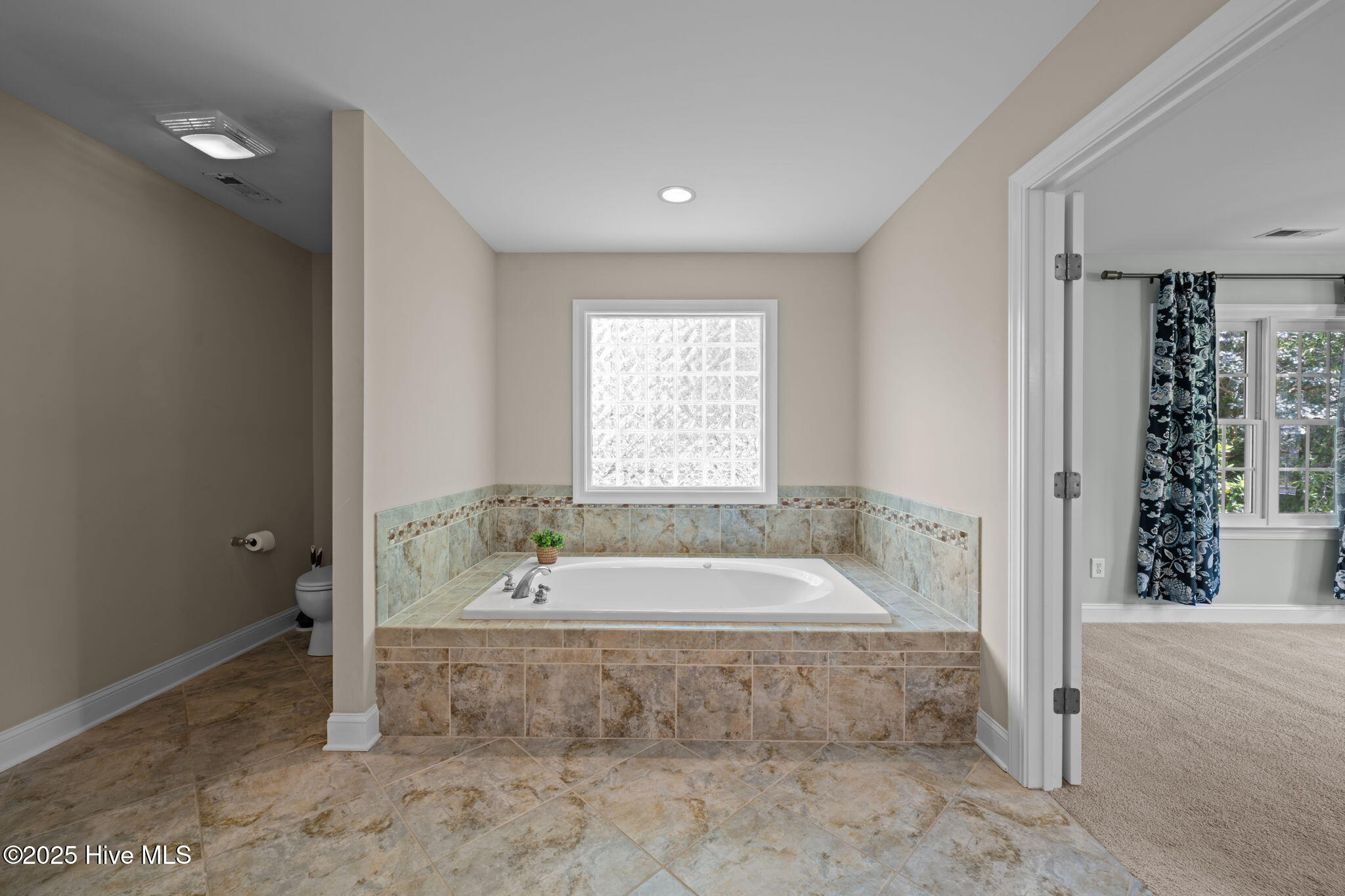 1609 Lucerne Way New Bern, NC 28560 - Photo 21 of 48 Soaking Tub