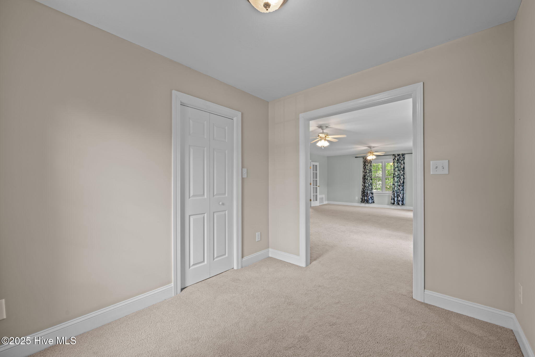 1609 Lucerne Way New Bern, NC 28560 - Photo 22 of 48 Primary Dressing Room