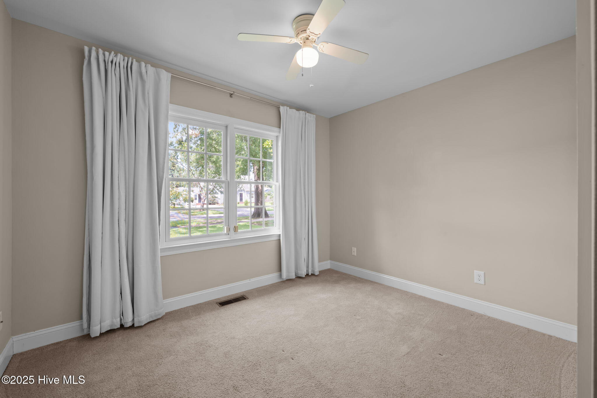 1609 Lucerne Way New Bern, NC 28560 - Photo 26 of 48 Bedroom 2