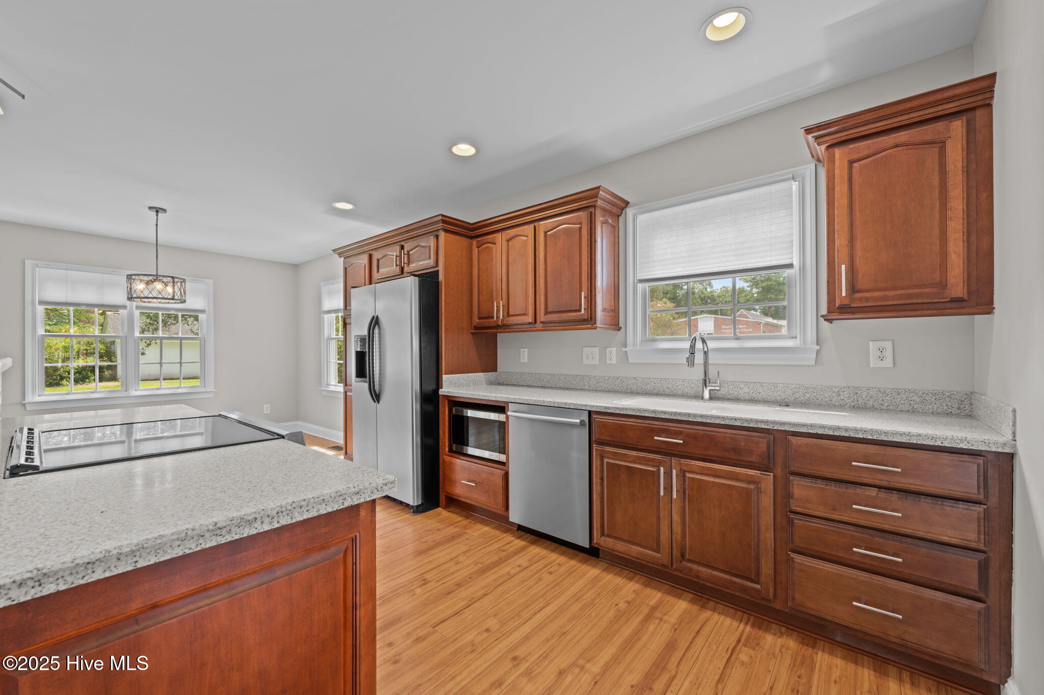 1609 Lucerne Way New Bern, NC 28560 - Photo 3 of 48 Kitchen