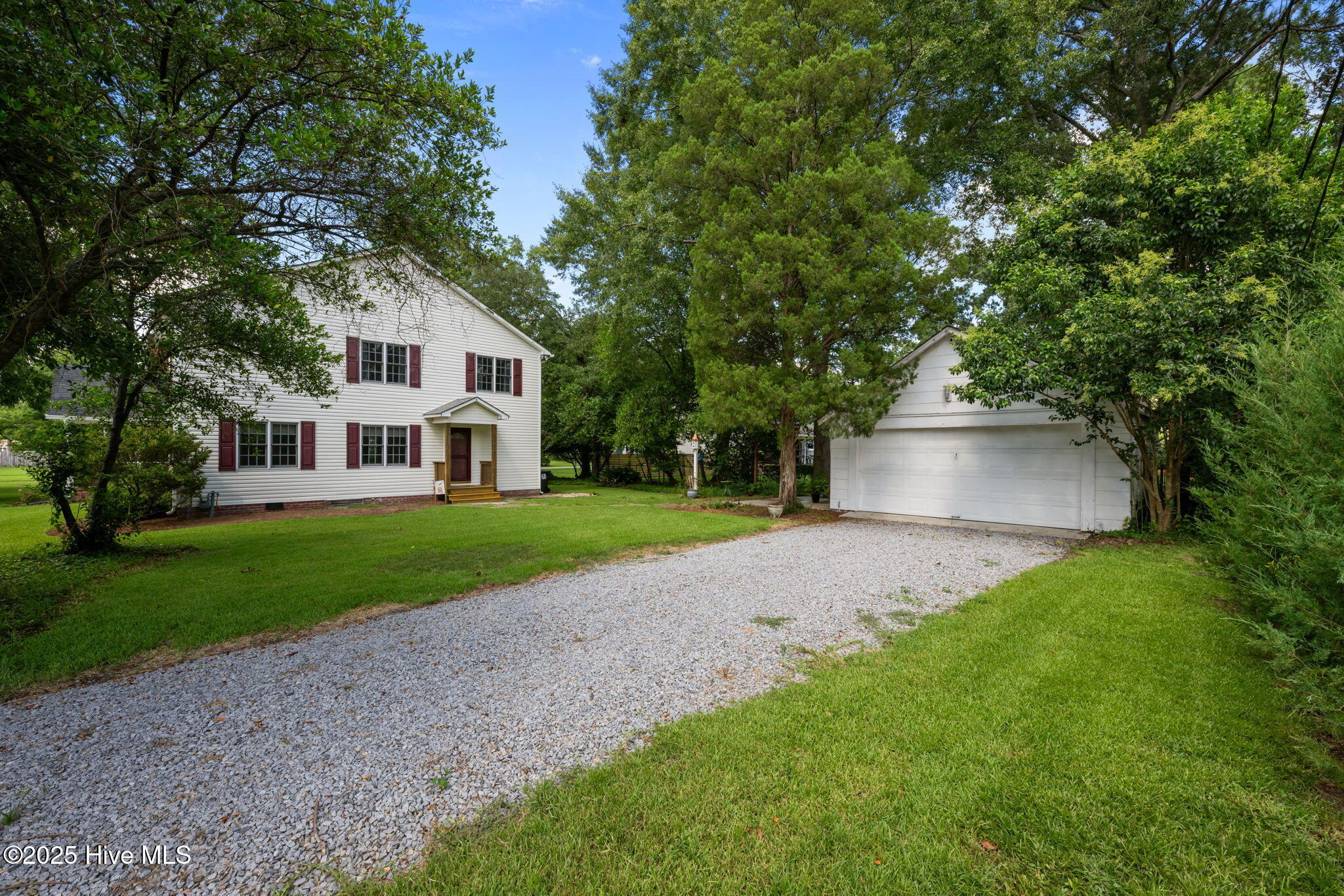 1609 Lucerne Way New Bern, NC 28560 - Photo 36 of 48 Detached garage