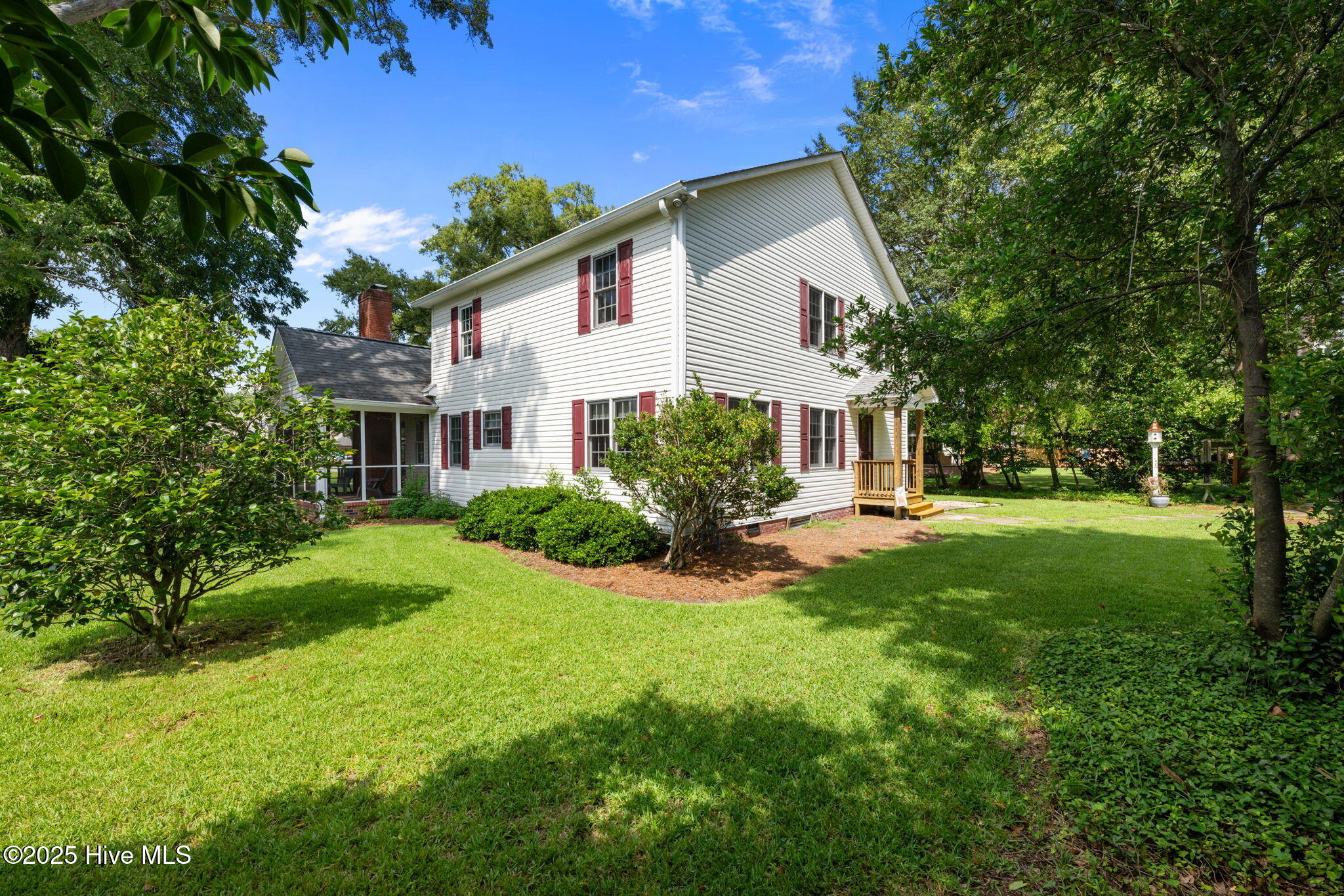 1609 Lucerne Way New Bern, NC 28560 - Photo 42 of 48 Side view