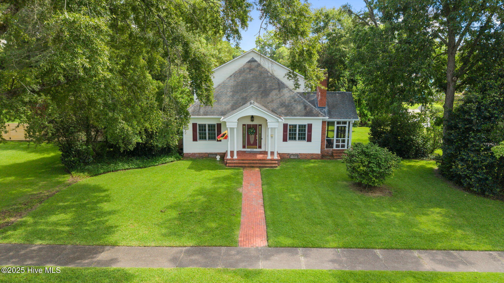 1609 Lucerne Way New Bern, NC 28560 - Photo 45 of 48 Front Overview