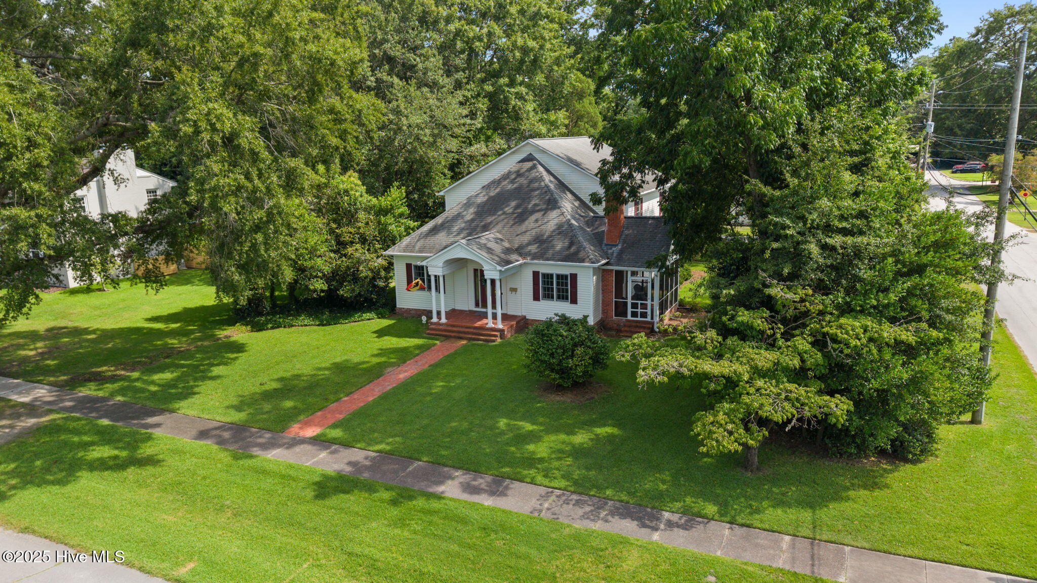 1609 Lucerne Way New Bern, NC 28560 - Photo 47 of 48 Side front overview