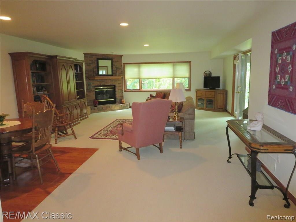 3092 Rivers Edge Drive Wayne, MI 48184 - Photo 27 of 40 Wonderful Great Room view 1 of 4