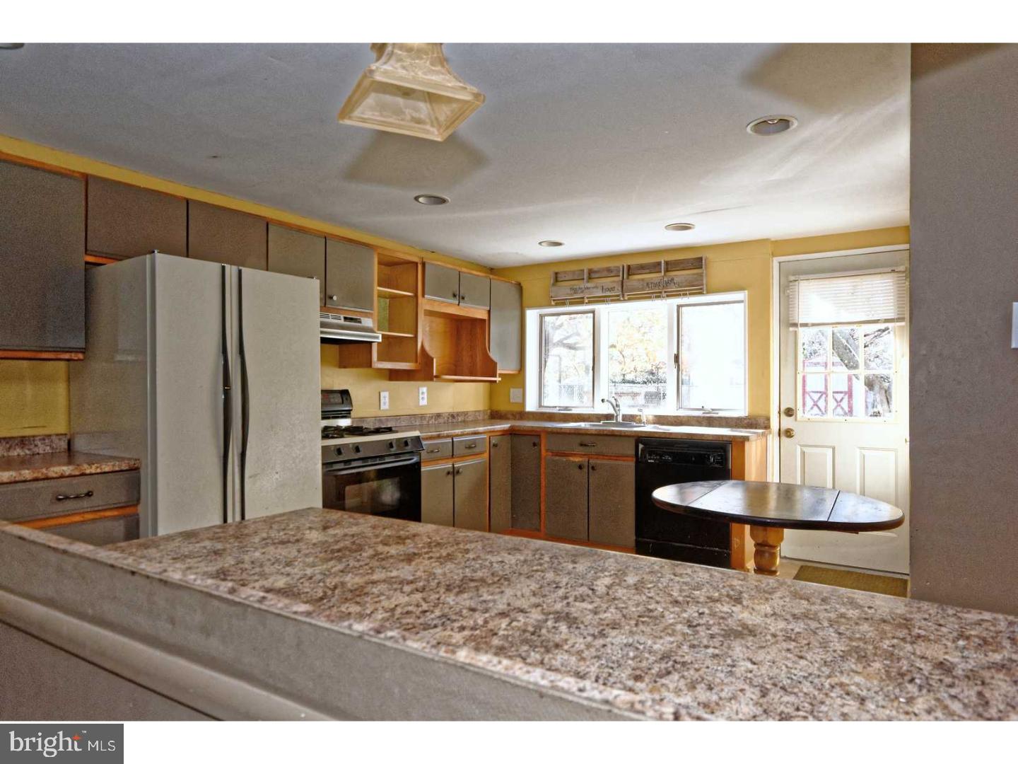 402 Cornell Road Glassboro, NJ 08028 - Photo 7 of 25 Kitchen