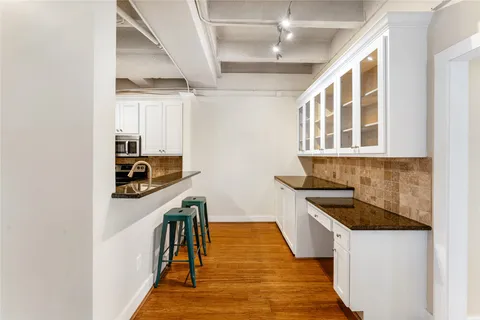 $187,500 | 3600 Montrose Boulevard, Unit 904, Houston, TX 77006