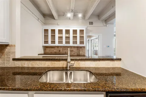 $187,500 | 3600 Montrose Boulevard, Unit 904, Houston, TX 77006