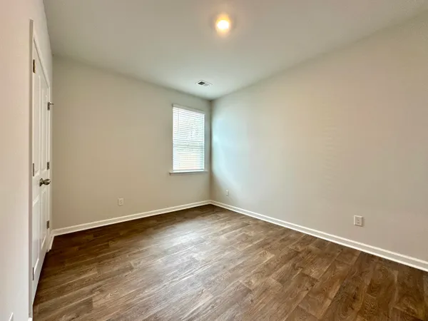 $2,100 | 646 Ladywood Drive, Summerville, SC 29486
