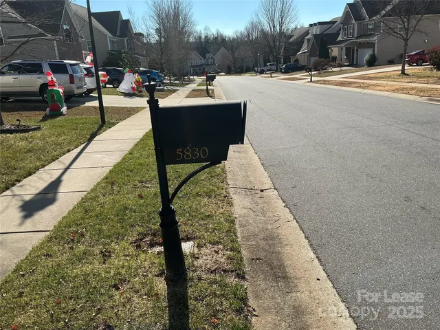 $2,600 | 5830 Langwell Lane, Charlotte, NC 28278