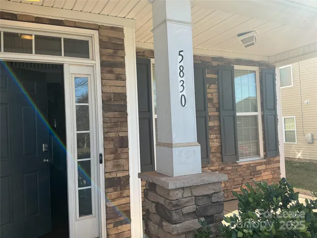 $2,600 | 5830 Langwell Lane, Charlotte, NC 28278