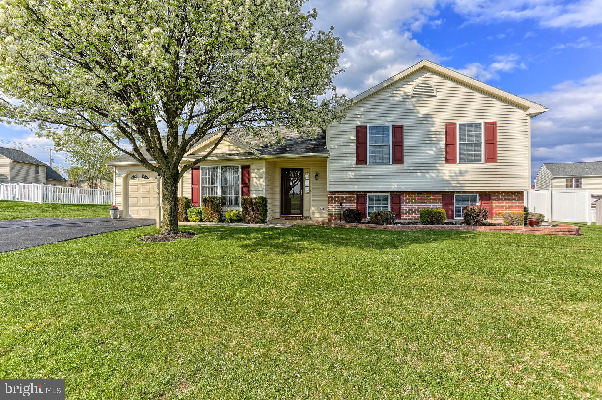 355 Chestnut Street Mount Wolf, PA 17347 - Photo 2 of 34 Gallery Image 2