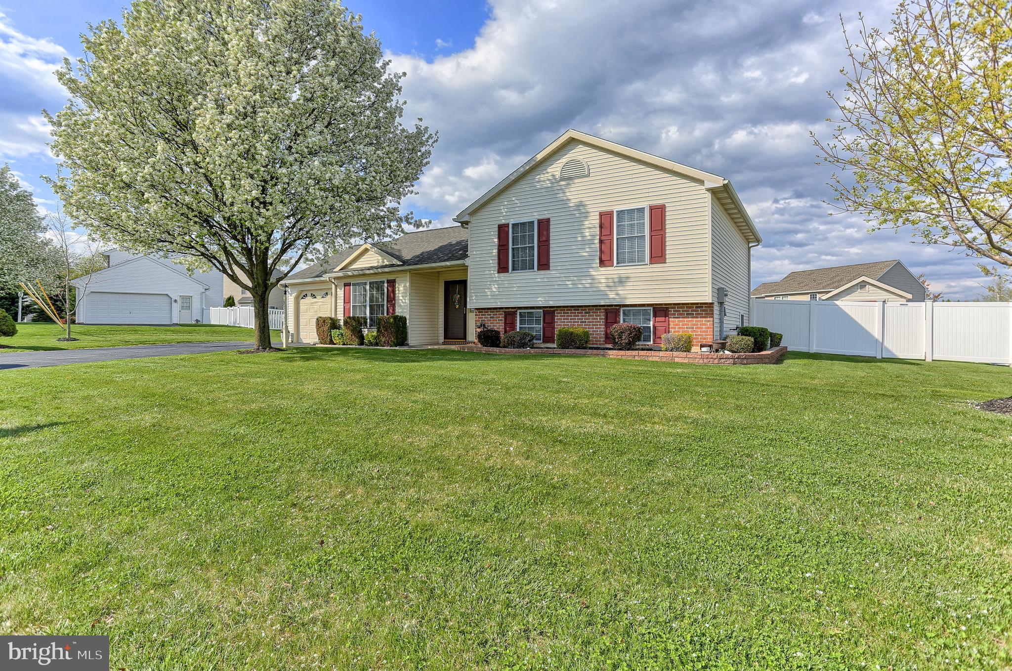 355 Chestnut Street Mount Wolf, PA 17347 - Photo 4 of 34 Gallery Image 4