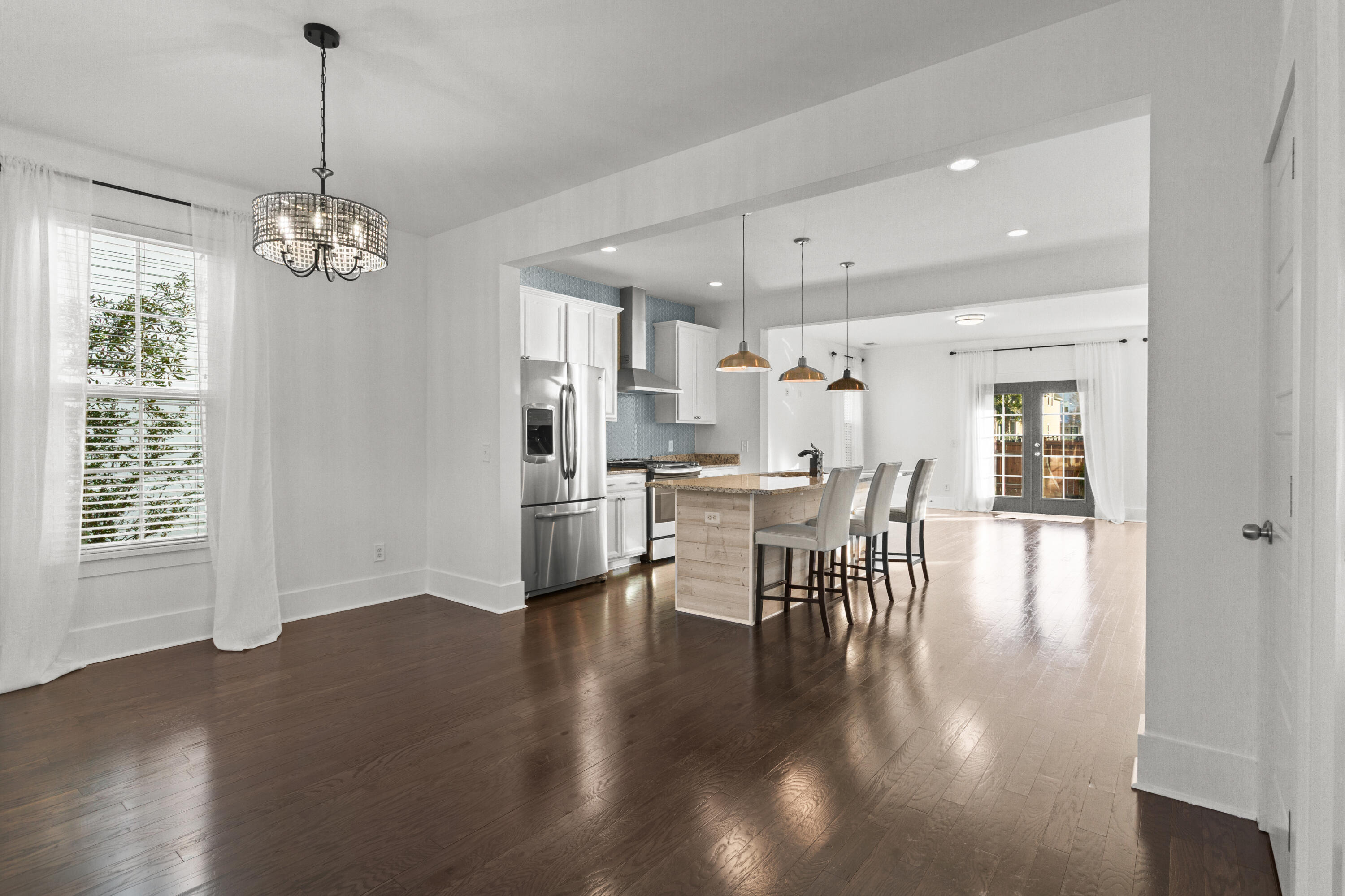 615 Long Meadow Street Summerville, SC 29486 - Photo 8 of 25 615LongMeadow.NicoleBurbgePhoto-1