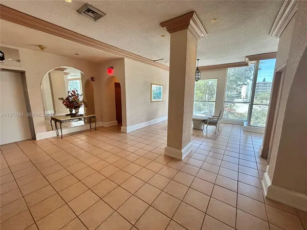 $2,500 | 18031 Biscayne Boulevard, Unit 904, Aventura, FL 33160