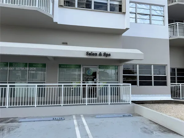 $2,500 | 18031 Biscayne Boulevard, Unit 904, Aventura, FL 33160
