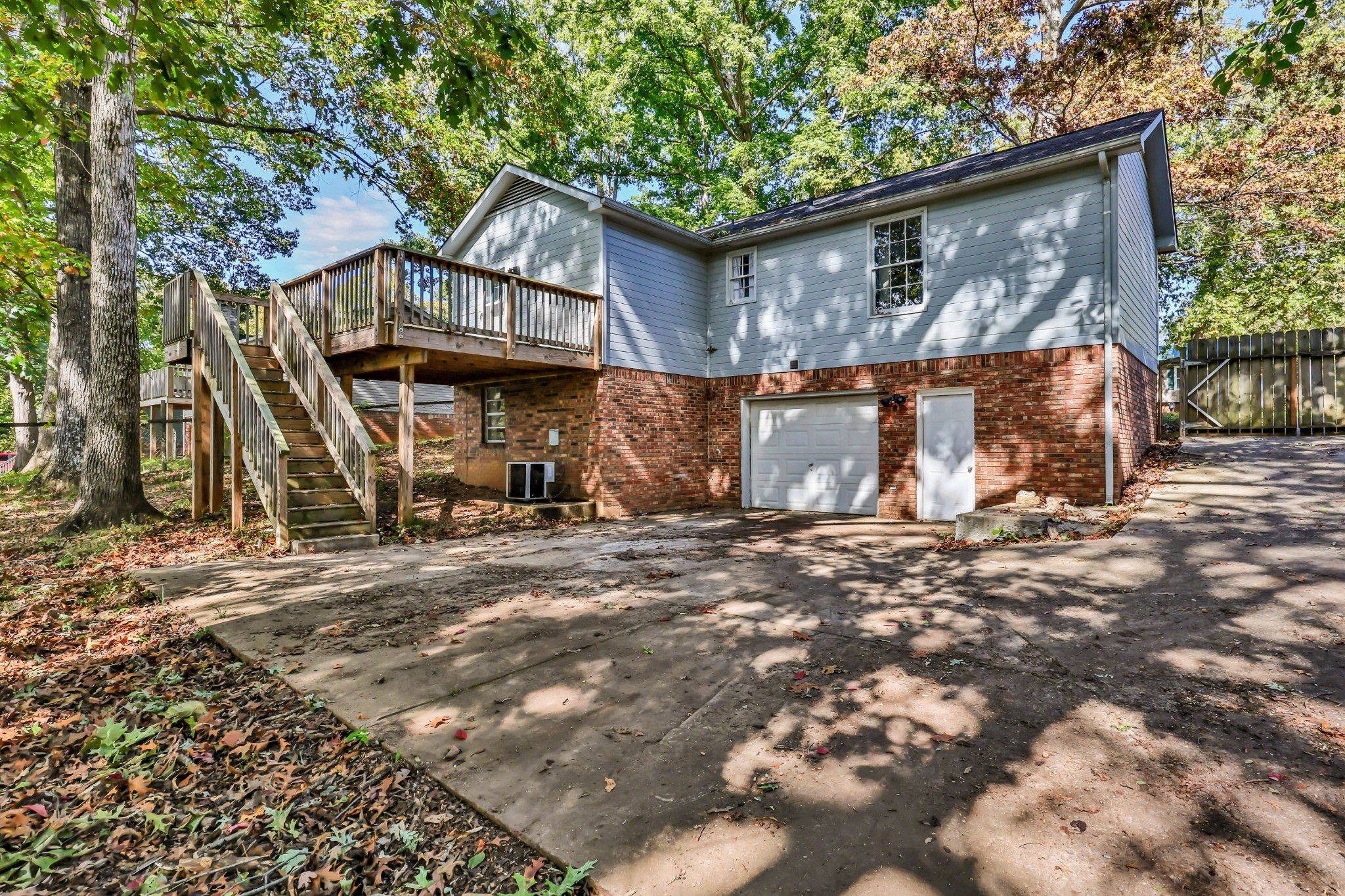 810 R S Bradley Boulevard Clarksville, TN 37042 - Photo 28 of 31