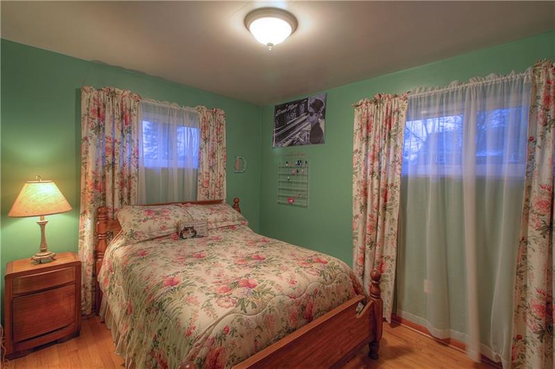 2343 Ritchie Street Aliquippa, PA 15001 - Photo 14 of 25 2nd Bed Room
