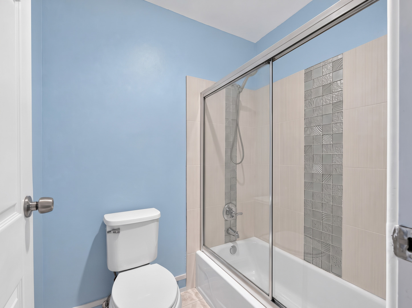 502 West Huntington Commons Road, Unit 241 Mount Prospect, IL 60056 - Photo 18 of 25 Gallery Image 18