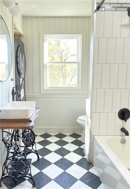 115 Elm Lane Coraopolis, PA 15108 - Photo 21 of 50 a bathroom with a sink toilet and a mirror