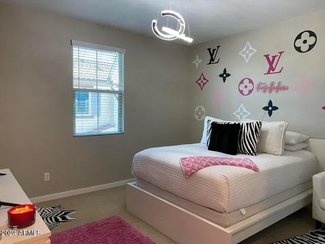 a view of a livingroom with a ceiling fan
