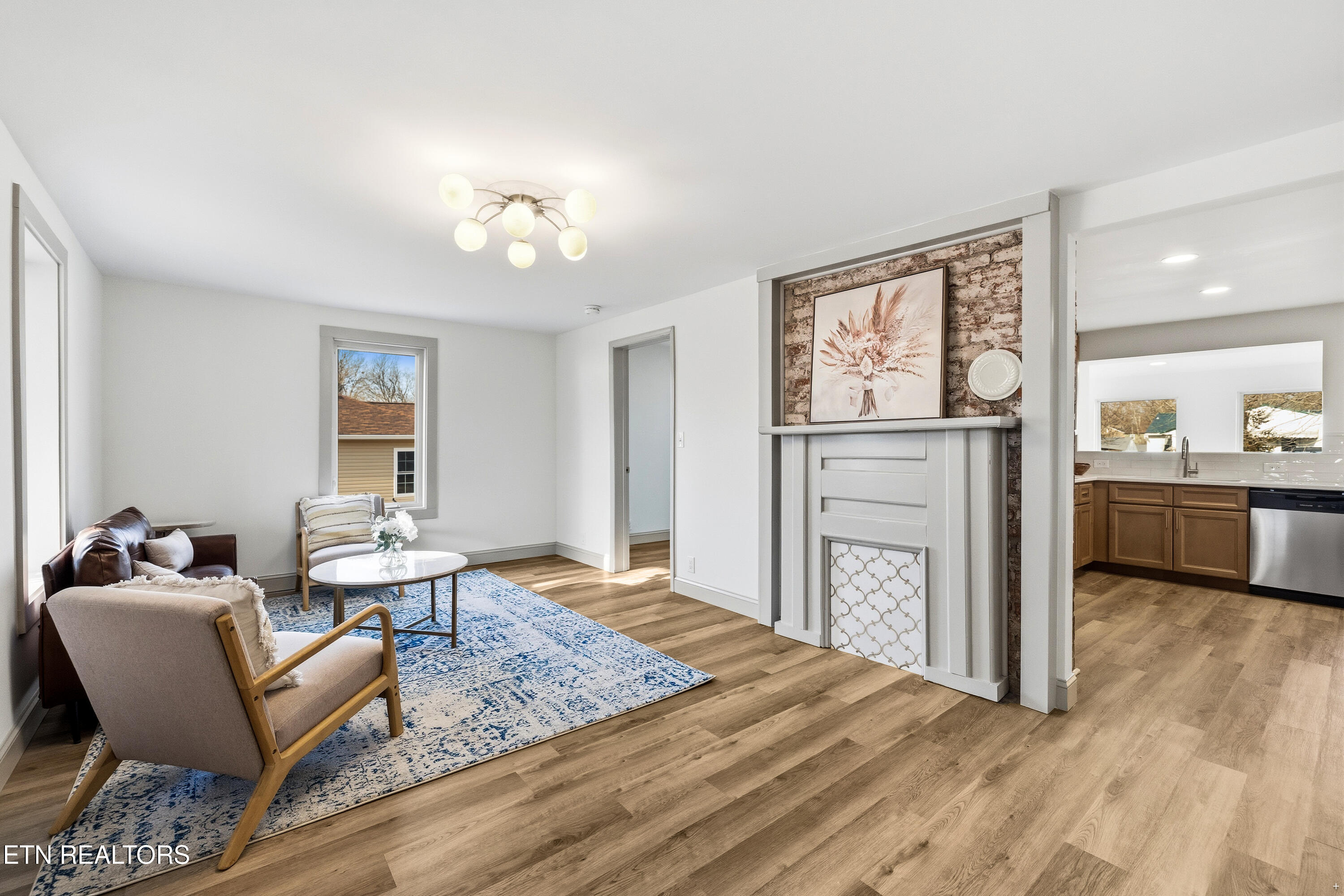 869 Cedar Street Alcoa, TN 37701 - Photo 3 of 21 Positive Perceptions-3