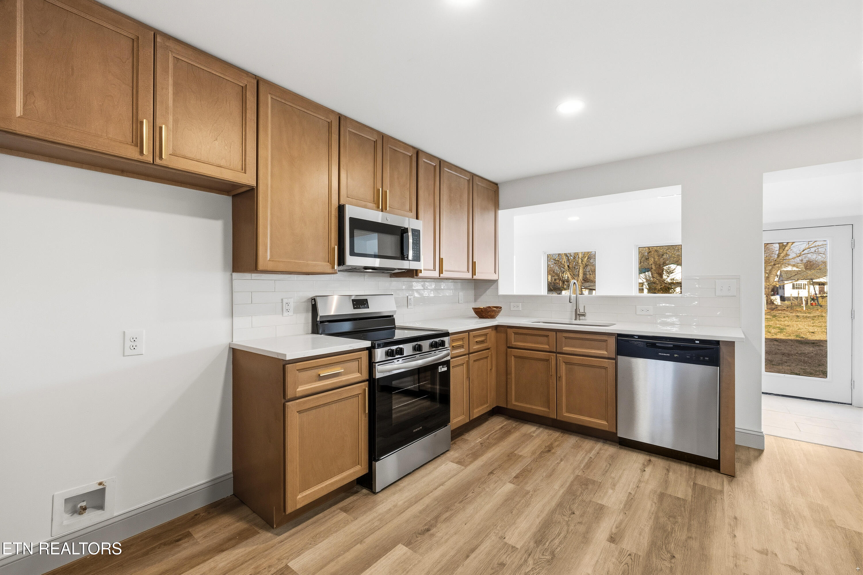 869 Cedar Street Alcoa, TN 37701 - Photo 4 of 21 Positive Perceptions-4