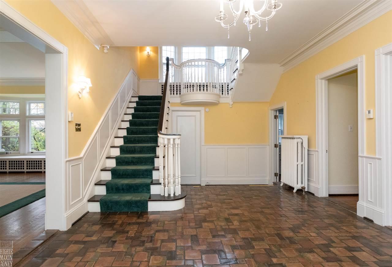 157 Ridge Road Grosse Pointe, MI 48236 - Photo 2 of 27 31365939-1.JPG