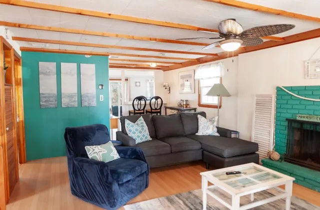 $2,500 | 226 Ocean Boulevard, Seabrook, NH 03874