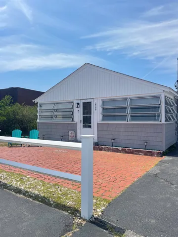 $2,500 | 226 Ocean Boulevard, Seabrook, NH 03874