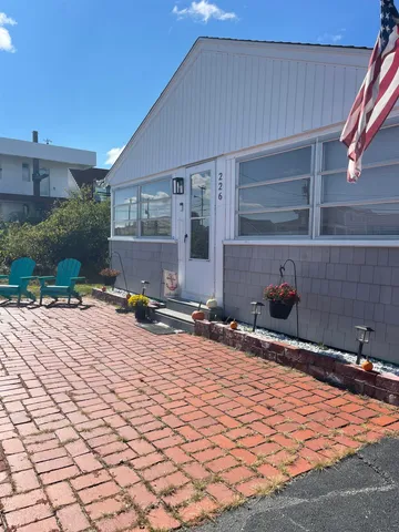 $2,500 | 226 Ocean Boulevard, Seabrook, NH 03874