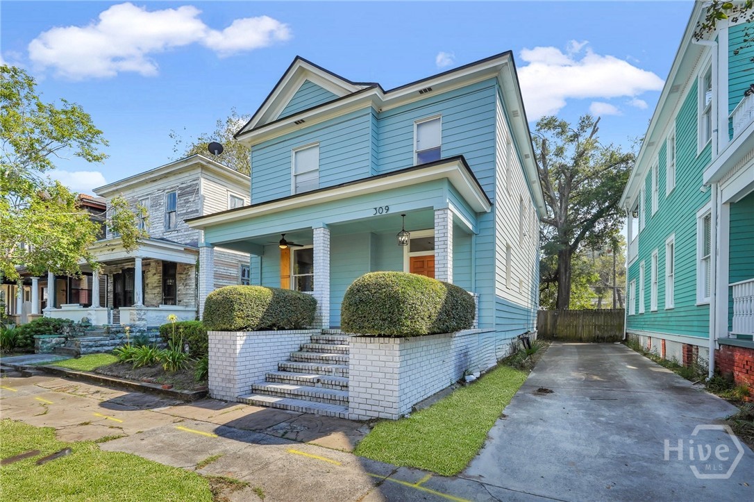 309 West 33rd Street Savannah, GA 31401 - Photo 2 of 35
