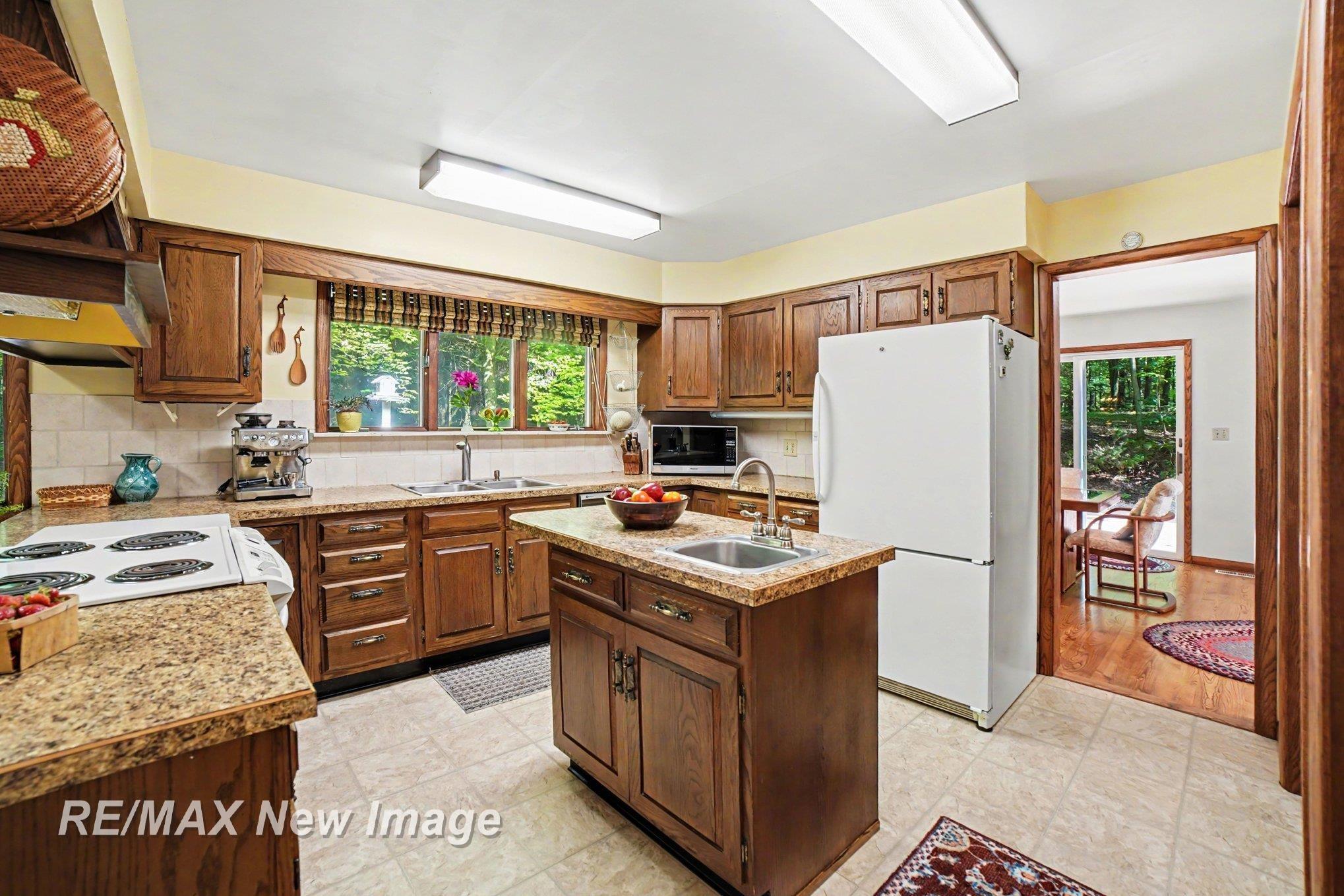 4093 Pruess Road Freeland, MI 48623 - Photo 17 of 53
