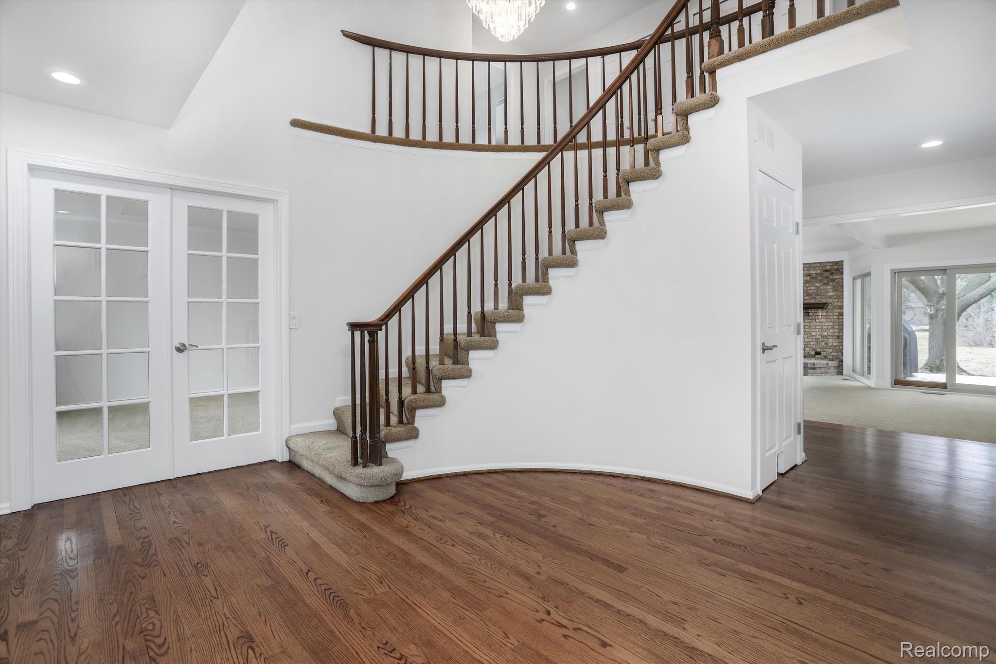 29477 Parkside Farmington, MI 48331 - Photo 3 of 36 Beautiful foyer
