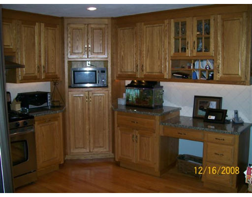 20 Carl Road Walpole, MA 02081 - Photo 12 of 29 Gallery Image 12
