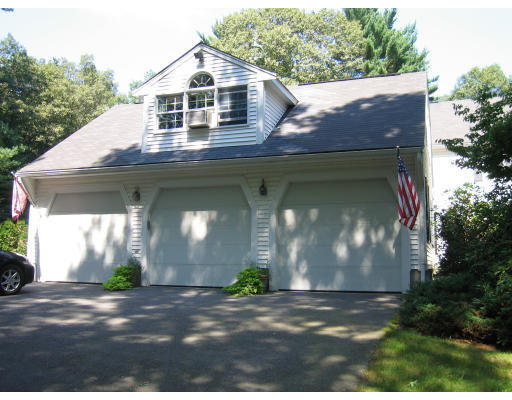 20 Carl Road Walpole, MA 02081 - Photo 4 of 29 Gallery Image 4