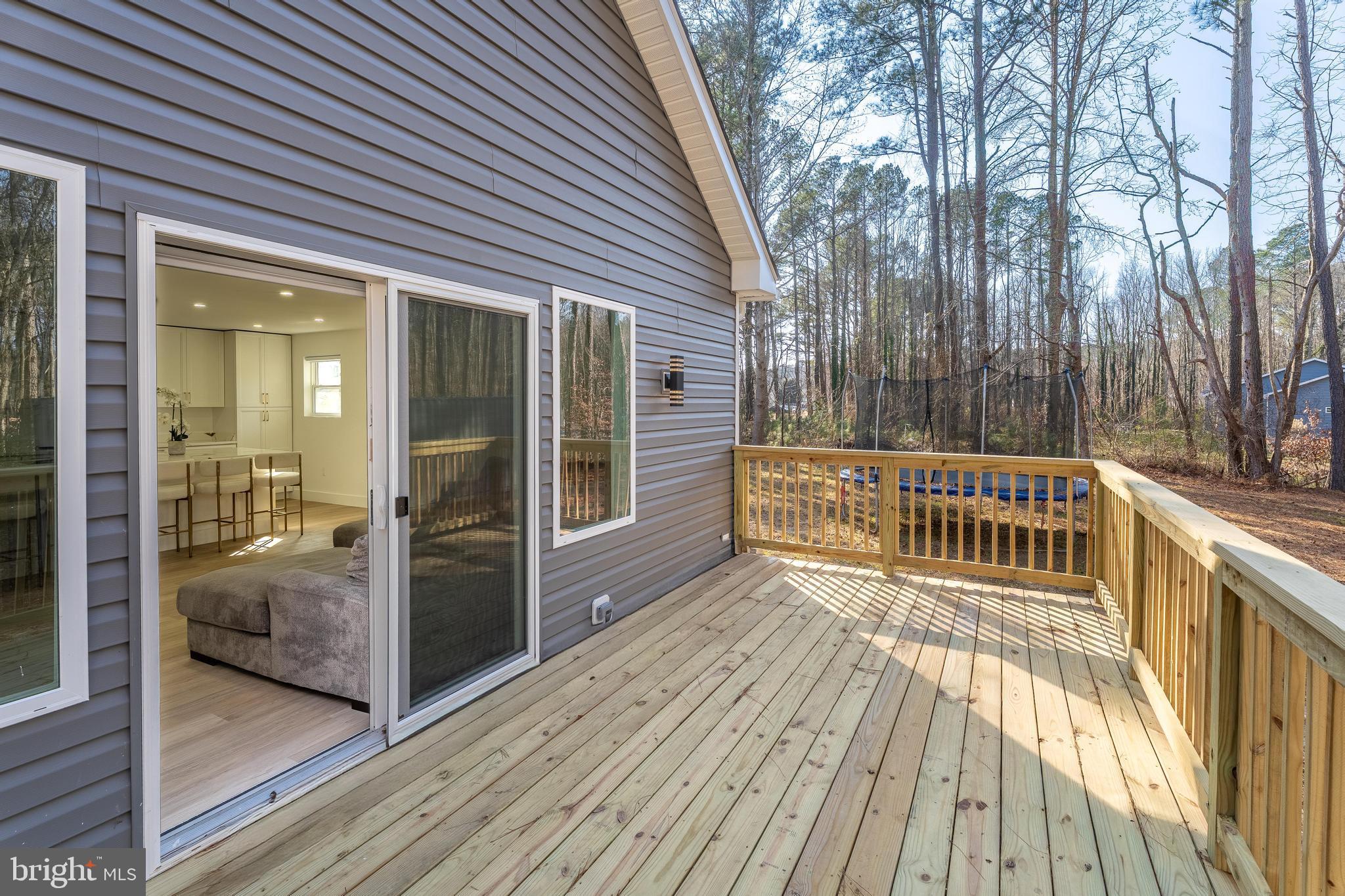 10231 Henry Road Berlin, MD 21811 - Photo 4 of 68 New back deck!