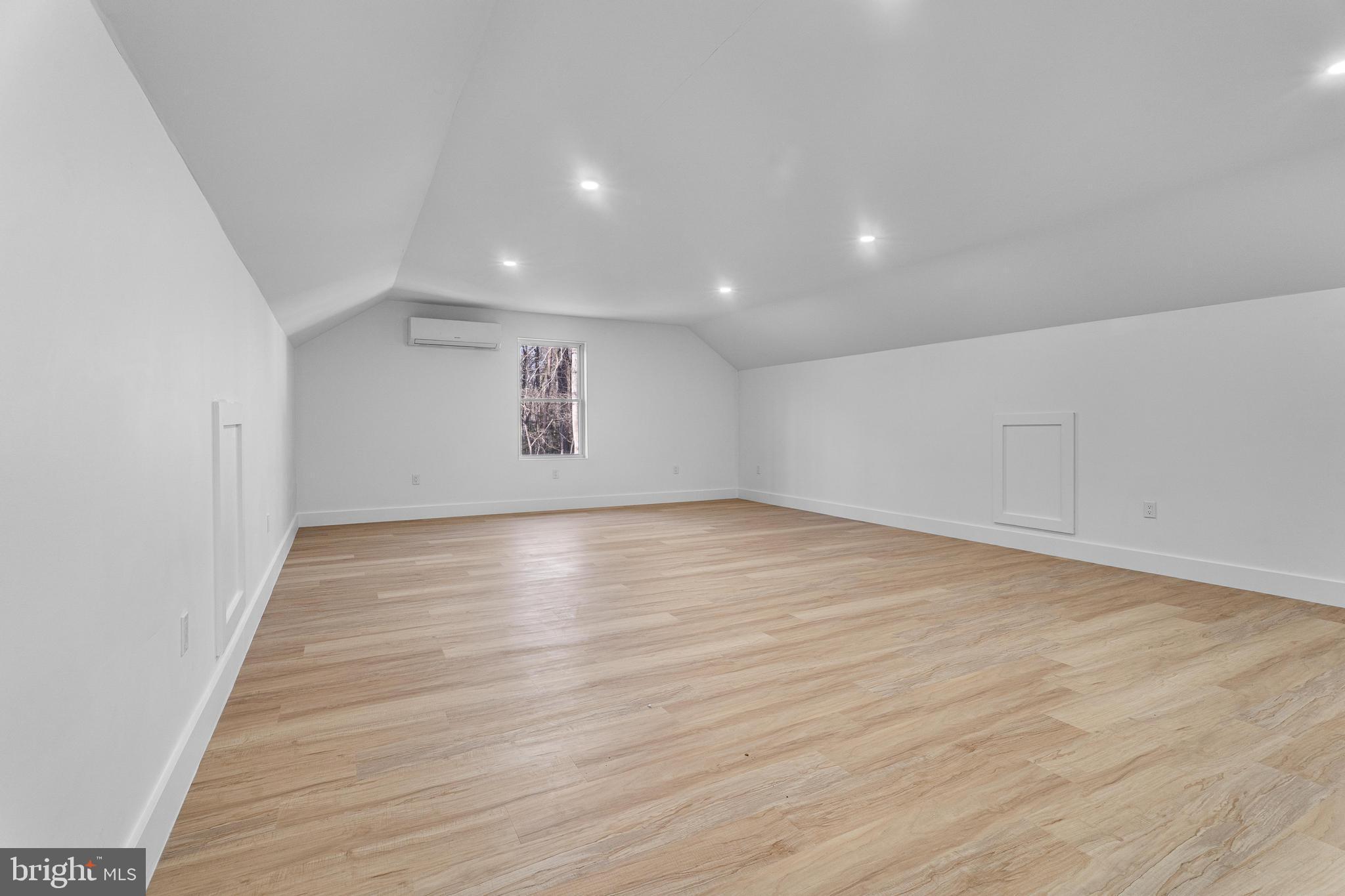 10231 Henry Road Berlin, MD 21811 - Photo 43 of 68 Huge upper-level bonus room!