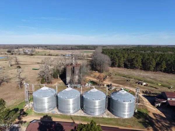 $550,000 | 4325 Vaughan Road, Vaughan, MS 39179